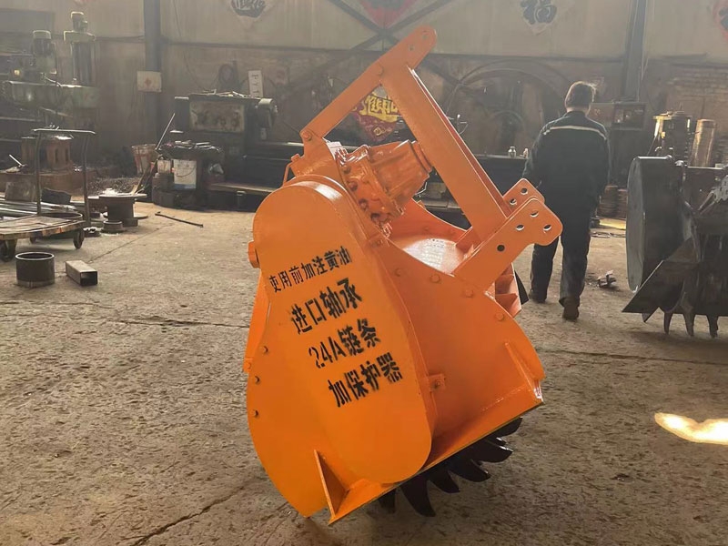 樹根粉碎機